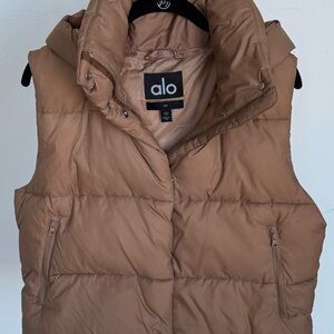 ALO Yoga Women's Brown Puffer Vest